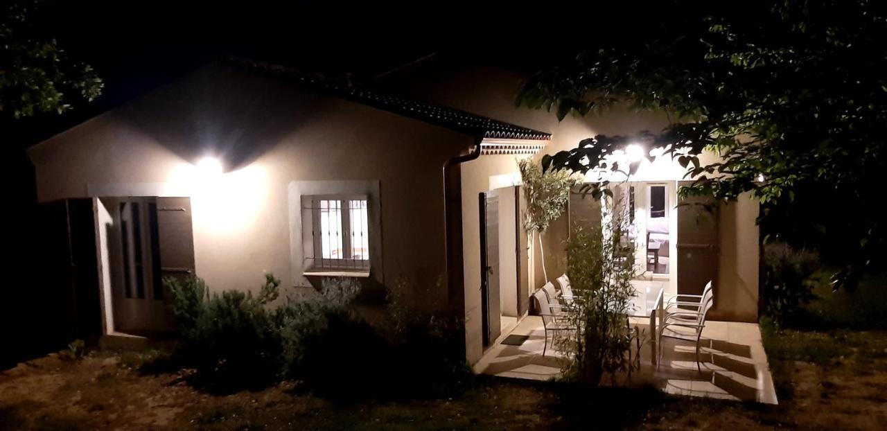 Les Lilas Des Chenes Piolenc Exterior foto