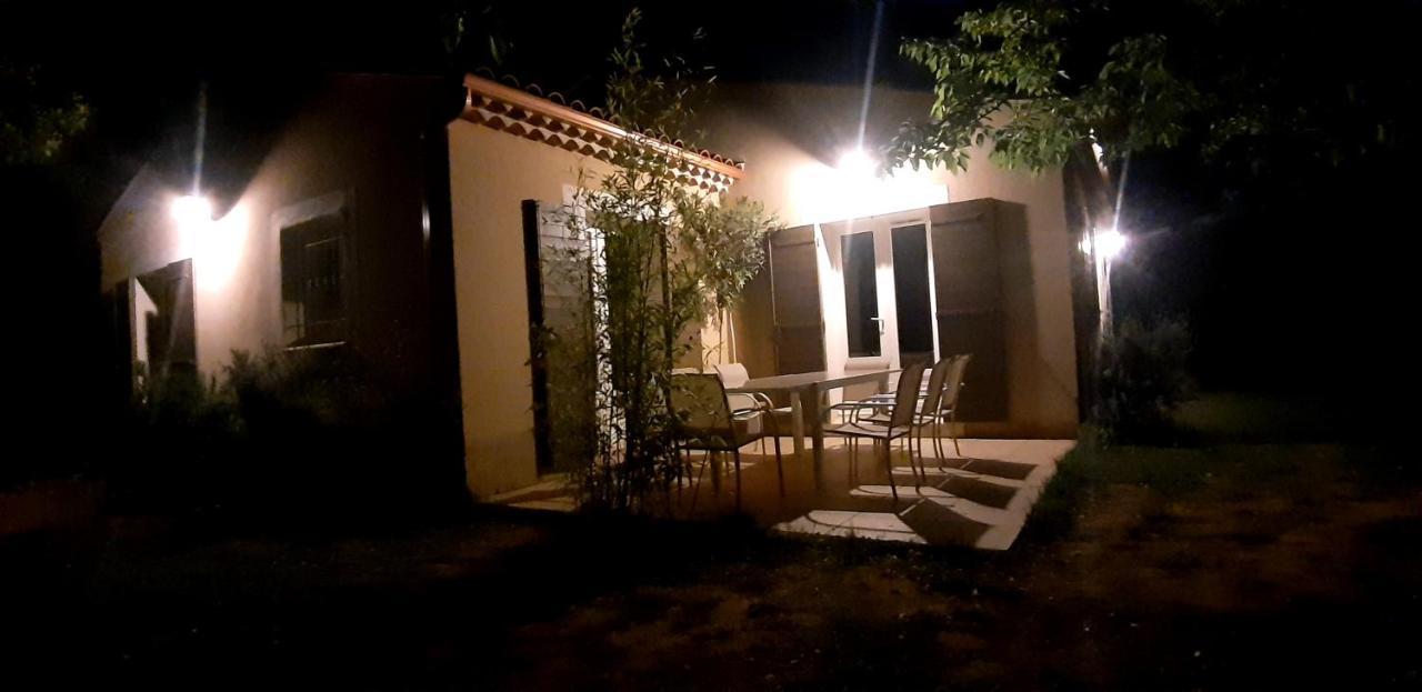 Les Lilas Des Chenes Piolenc Exterior foto