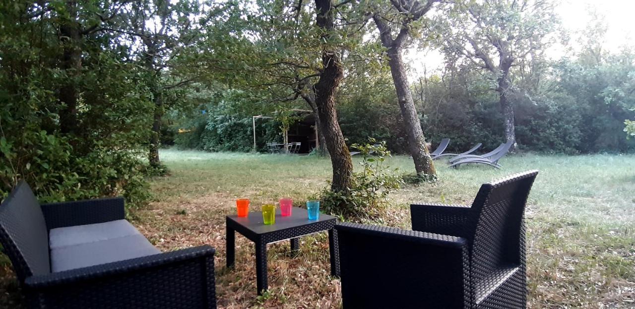 Les Lilas Des Chenes Piolenc Exterior foto
